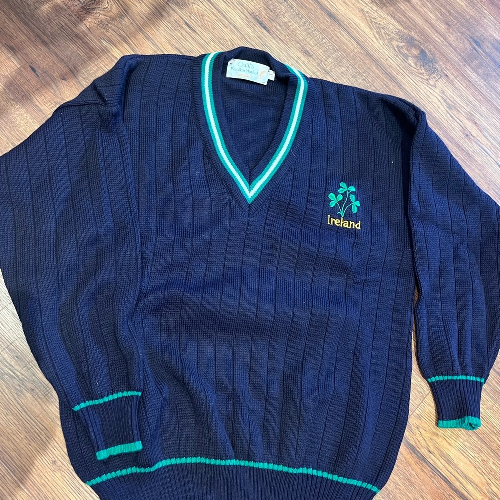 NOT FOR SALE * Vintage 80’s/90’s Ireland Quill’s Woollen Market Knit